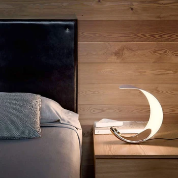 Ziemeļvalstu Luksusa Led Galda Lampa, Dekoratīvā Dizainers Vienkāršu Pētījumu Guļamistaba Half Moon Touch Gultas Lampa Lasījumā Rotā Galda Gaismas
