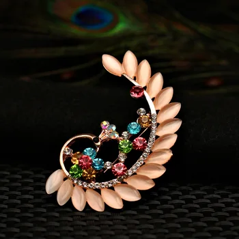 Ir 2021. Modes Rotaslietas Multi-Color Crystal Rhinestone Opal Pāvs Broša Šarmu Šalle Apkakle Piederumi Broša Dāvanas Sievietēm