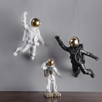 Radošā Astronauts Māj Ar Skafandrs Sienas Statuja Mājās Amatniecības Telpu Apdares Objektus, Biroja Astronauts Sveķu Sienas Figūriņas